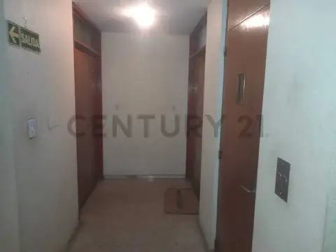 San Lorenzo 100, Piso 0