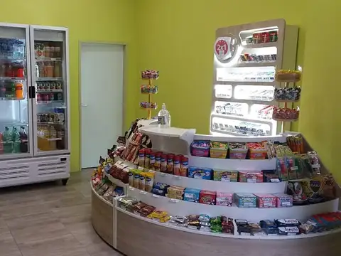 EXCELENTE LOCAL EN LINIERS - PLENO FOCO COMERCIAL