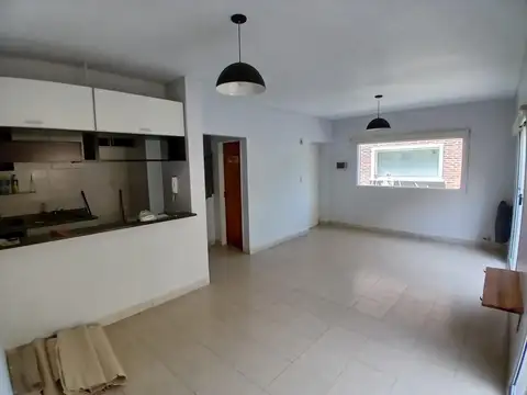 Depto Tipo Casa en Alquiler de 4 ambientes