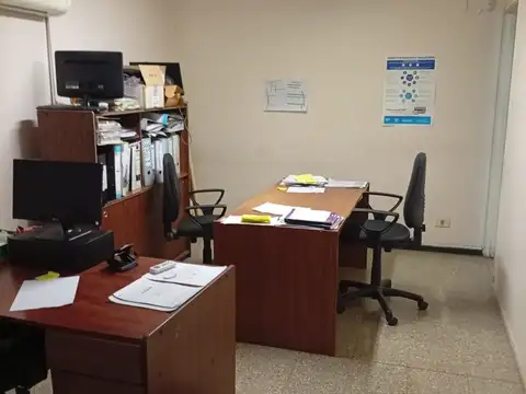 Venta Galpón,  locales y departamentos.-