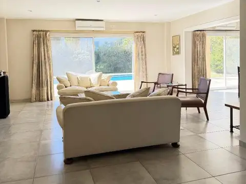 Casa en Venta en Bs As Village