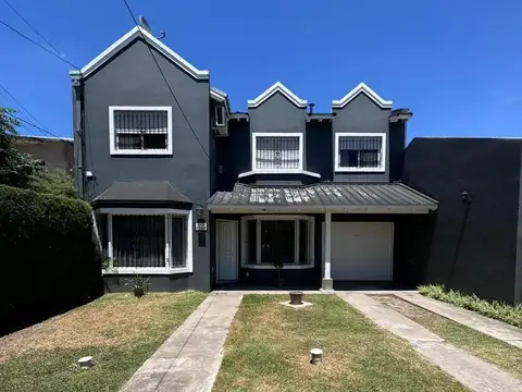 VENTA CASA 5 AMB FONDO Y PILETA