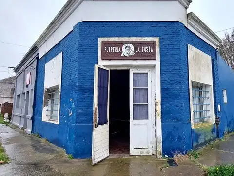 CASA 3 AMB + LOCAL EN VENTA EN PIRÁN CON PARQUE