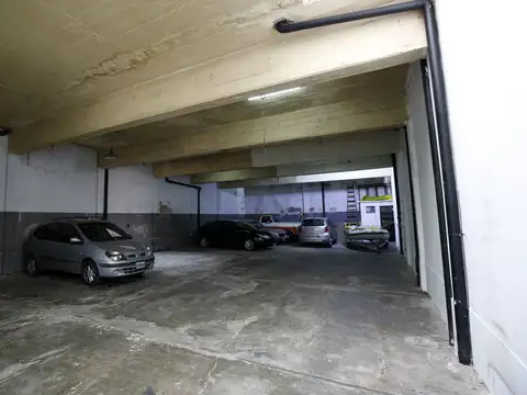 GALPON/DEPOSITO CON DEPARTAMENTO U OFICINA