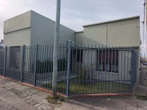 Casa de 3 dormitorios en venta Berisso