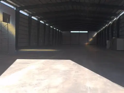 Galpón Industrial 3000 m²   264 m² de Oficinas s/5000 m² de Lote - Polo Industrial Spegazzini