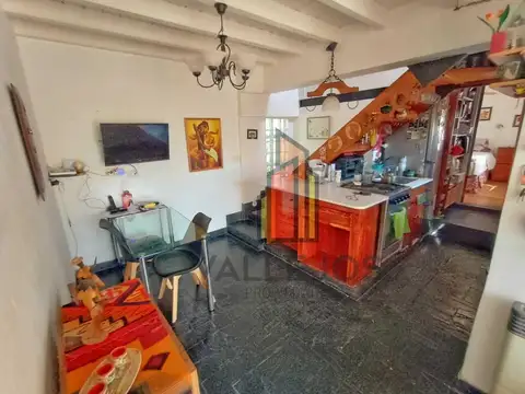 Depto Tipo Casa 4 ambientes con 3 baños