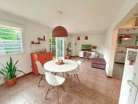 CASA EN VENTA CITY BELL 2 DORMITORIOS