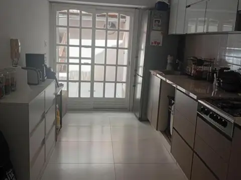 Depto Tipo Casa 3 ambientes con 2 baños