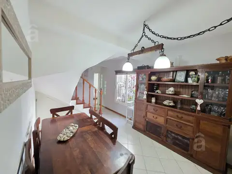 Depto Tipo Casa 4 ambientes con 2 baños