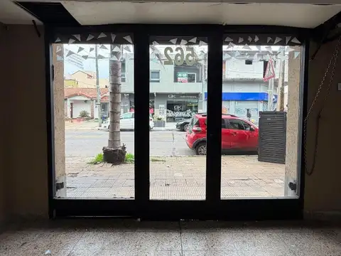Local en Alquiler Via Pública
