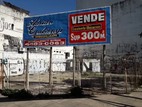 MORON CENTRO-ÚNICO LOTE!!! A 300 MTS DE LA ESTACIÓN-ESQ RIVADAVIA Y BOATTI-300 MTS2- O ALQUILA-IDEAL BLANQUEO !!!!!