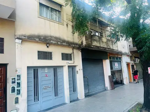 CASA EN VENTA CON LOCALES ,  VILLA LUGANO