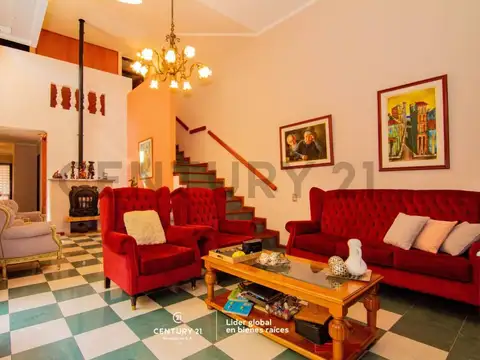 Casa 7 ambientes con 3 baños