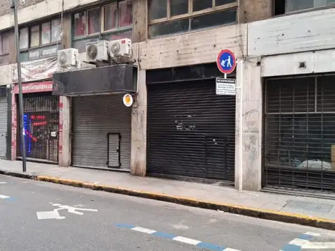LOCAL EN EXCELENTE UBICACION EN MOSERRAT en dos plantas