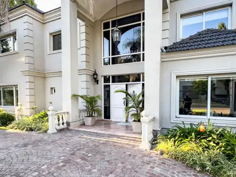 Venta de Casa 5 Amb. Casco de Leloir, Parque Leloir, Ituzaingo