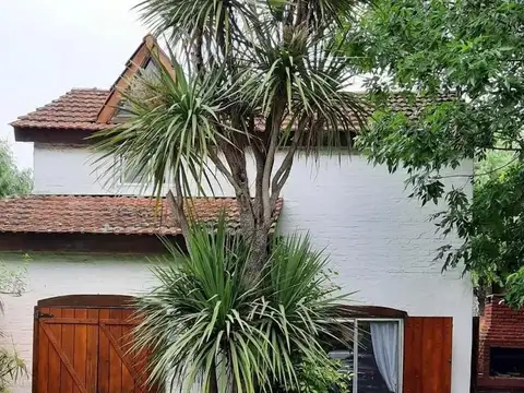 Oportunidad! Hermosa casa en Country Roda. Escobar.