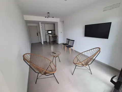 Departamento en Alquiler en General Roca, $ 850.000