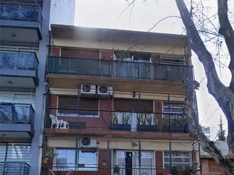 3 ambientes muy luminosos con balcón