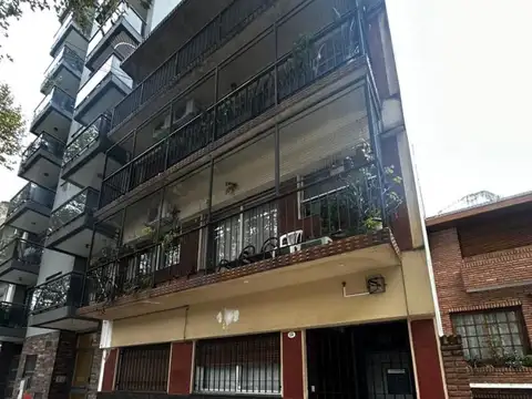 3 ambientes muy luminosos con balcón