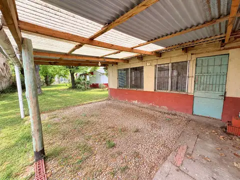 A. Domínguez 1600