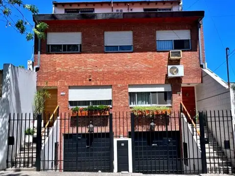 VENTA TRIPLEX SIN EXPENSAS / PARQUE AVELLANEDA / 5 AMBIENTES / CON PATIO / APTO CREDITO HIPOTEC...