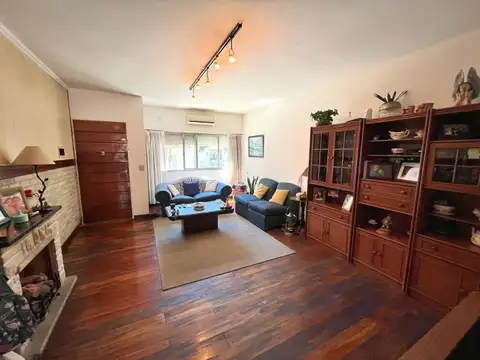 Depto Tipo Casa en Venta de 4 dormitorios