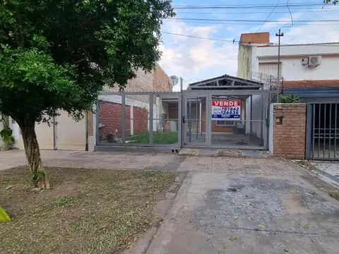 Guemes 1650 - Casa de 3 dormitorios + departamento 1 dorm