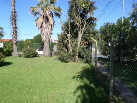 DOS LOTES DE 300 MTS2. C/U EN ESQUINA Y ANTE-ESQUINA EN BARRIO FARO PUNTA MOGOTES
