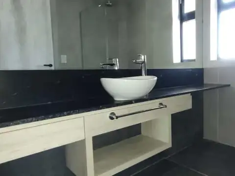 Departamento 6 ambientes con 3 baños