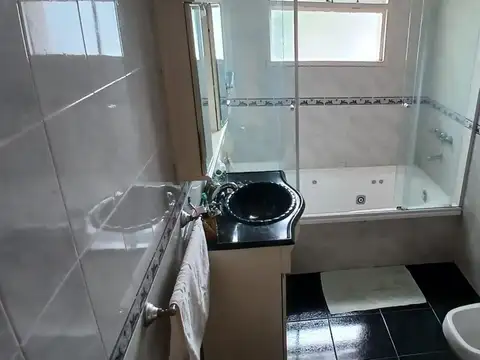 Casa En Venta En San Isidro, Curupayti 1700