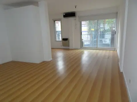 Liniers 300, Piso 1