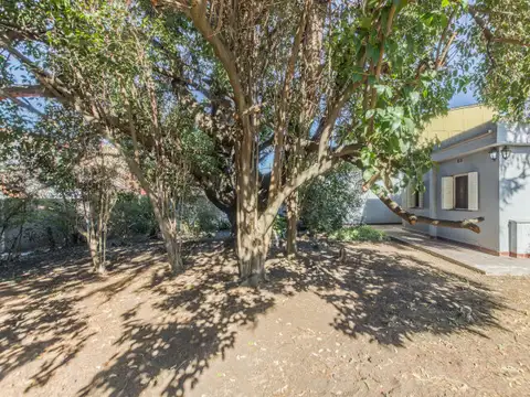 Venta Villa Celina Casa Con Terreno 3 Ambientes  Apto Credito