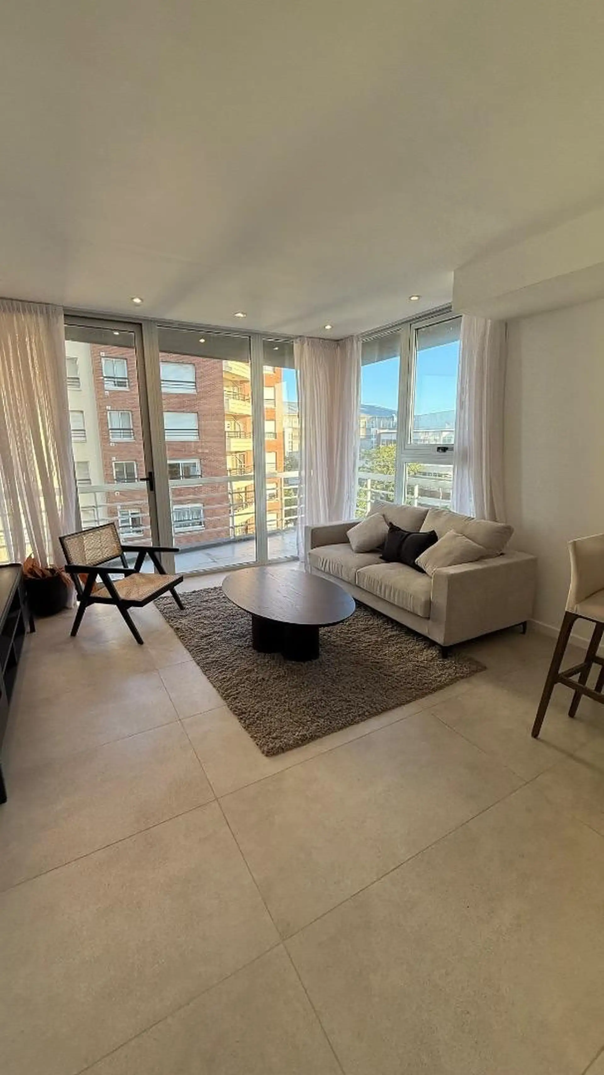 Dpto. Residencial 2 Amb. con cochera Barrio Chauvin