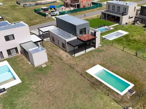 Casa en Venta en Countries y Barrios Cerrados en Pilar, USD 255.000