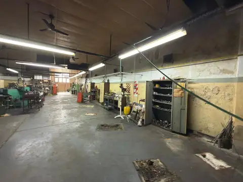 GALPÓN INDUSTRIAL 400 m² | T3 + GAS + AIRE COMP | CASEROS