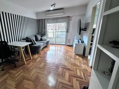 Manuel Acevedo 1500 , Piso 1