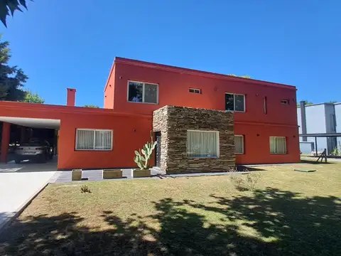 Casa en Venta 6 amb en Barrio Priv Haras del Sol