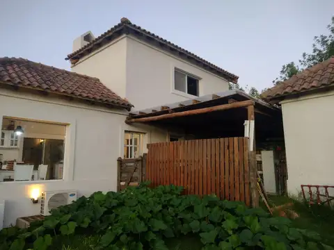 Altos de Manzanares, Pilar