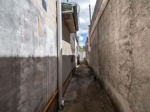 Casa 4 ambientes con 1 baño