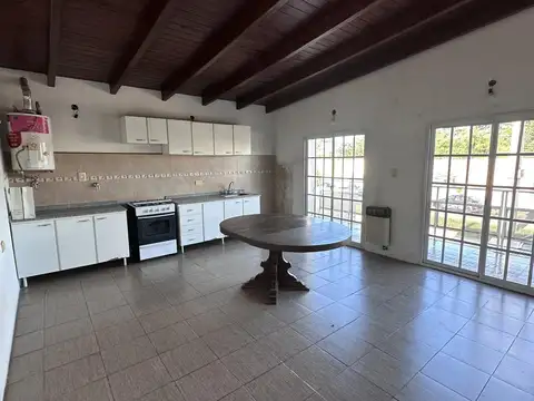 Casa en Alquiler en Capitan Bermudez, $ 450.000