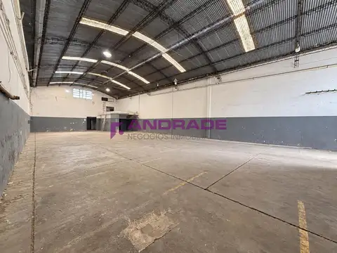 Excelente Depósito 560m² + oficinas a 200m de R.N. 3