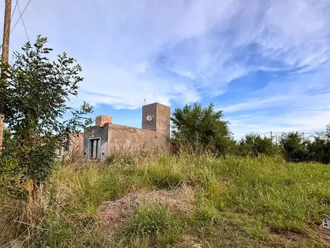Lote con escritura en Argüello