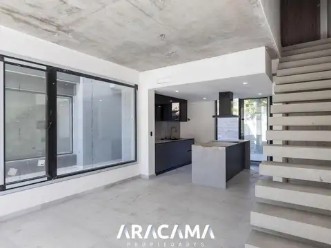 Depto Tipo Casa en Venta con 1 cocheras