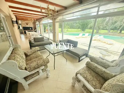 Casa en Venta con 5 cocheras