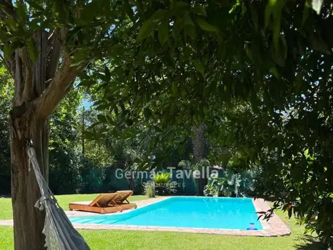 ALQUILER Casa 3 Ambientes con parque y pileta, Parque Leloir, Ituzaingó.