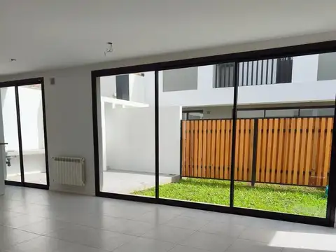 Depto Tipo Casa en Venta con 2 cocheras