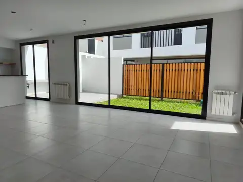 Depto Tipo Casa 4 ambientes con 1 baño