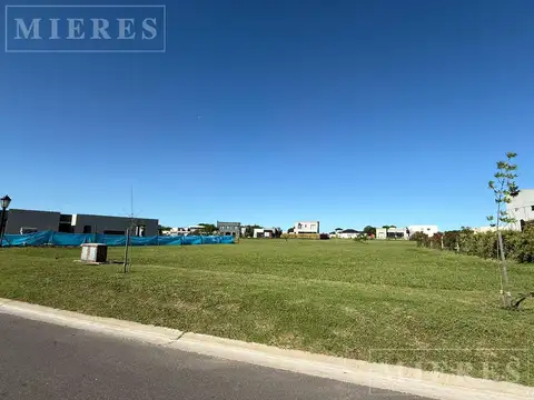 Lote de 594m² en venta en Santa Lucia, Pilar del Este