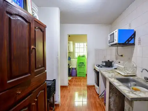 Casa 6 ambientes con 1 baño